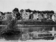 Vue sur le village de Souzay en bord de Loire, début XXe siècle (carte postale ancienne).