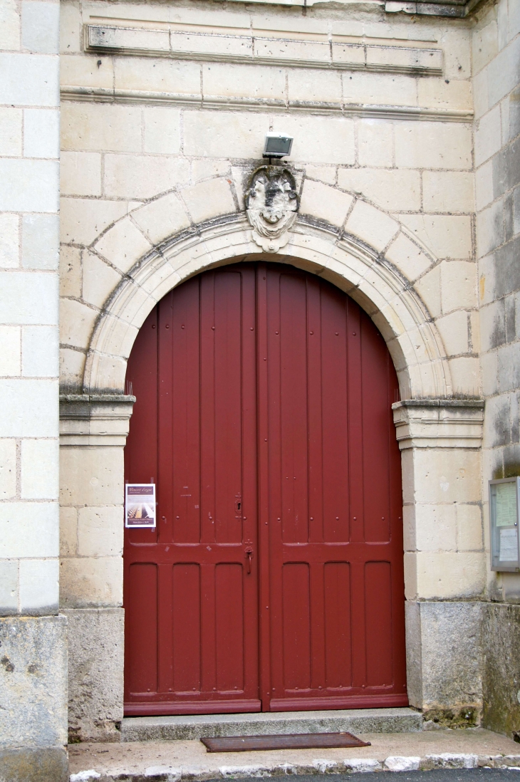 Le portail de l'église Saint Florent - Varrains