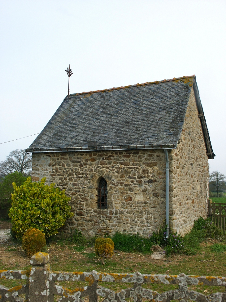 Petite chapelle le long de la D123 - Alexain