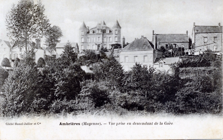 Vue prise en descendant de la Gare, vers 1905 (carte postale ancienne). - Ambrières-les-Vallées