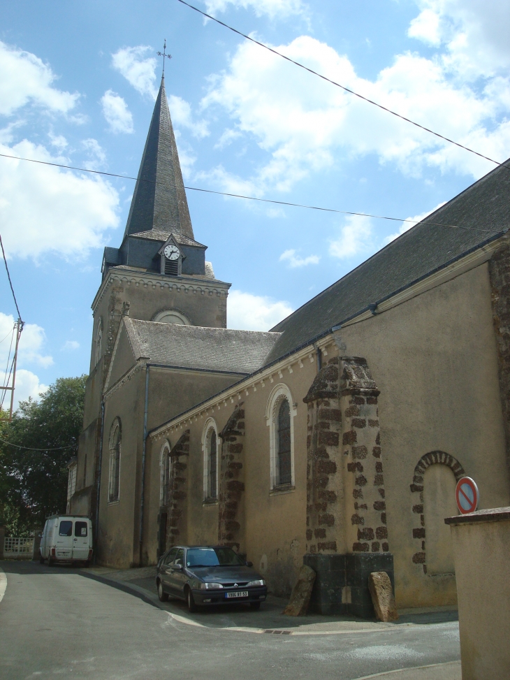 Eglise Notre-Dame- de-l'Assomption (Fin du XIè,début du XIIè, XVè et XIXé siècles) - Chemazé