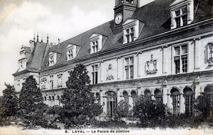 Le Palais de Justice, vers 1905 (carte postale ancienne). - Laval