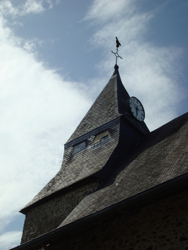 Le clocher de l'église - Longuefuye