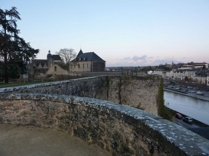 Les remparts - Mayenne