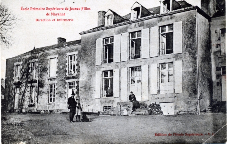Ecole primaire supérieure de Jeunes Filles, vers 1910 (carte postale ancienne). - Mayenne