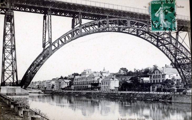 Le Viaduc , vers 1914 (carte postale ancienne). - Mayenne