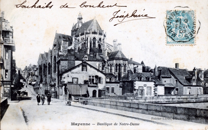 Basilique de Notre-Dame, vers 1905 (carte postale ancienne). - Mayenne