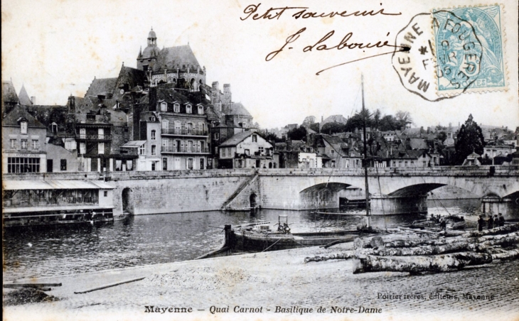 Quai Carnot - Basilique de Notre Dame, vers 1905 (carte postale ancienne). - Mayenne