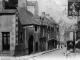 Photo précédente de Mayenne Rue Saint-Martin en descendant, vers 1910 (carte postale ancienne).