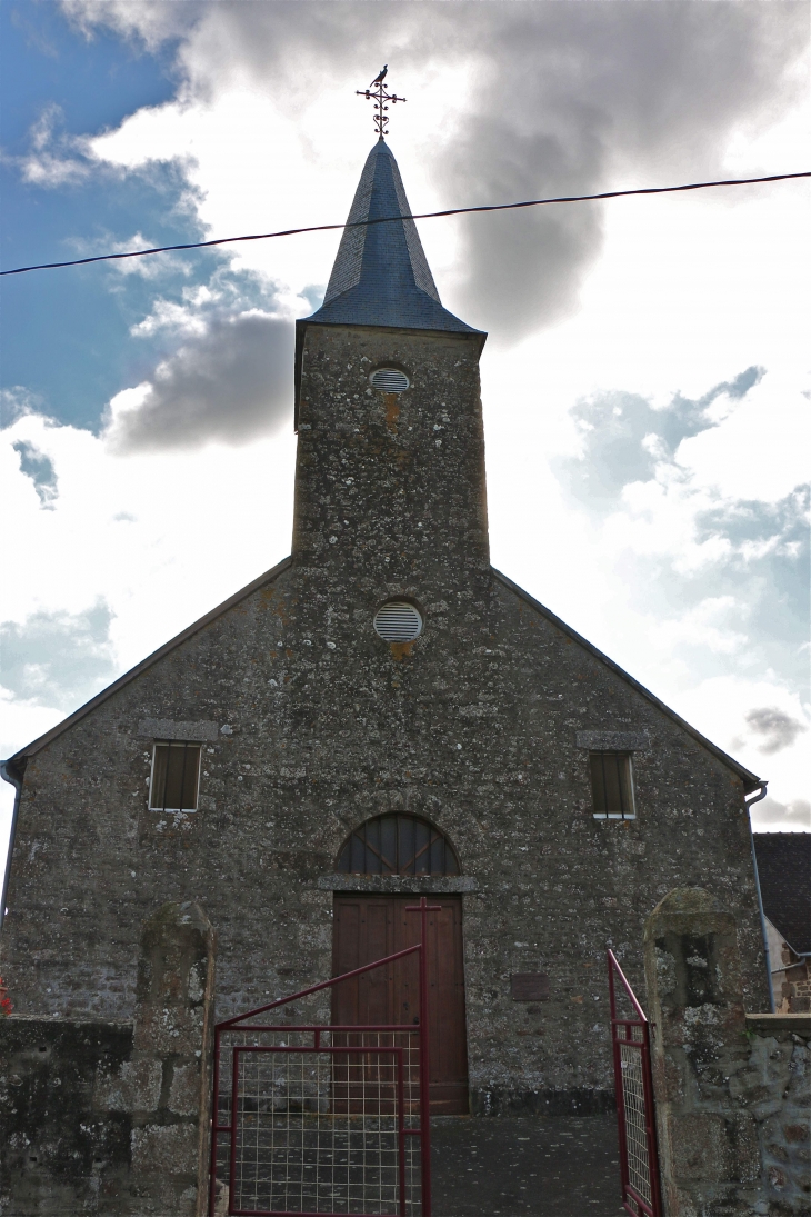 Façade occidentale de l'église Saint pierre - Rennes-en-Grenouilles