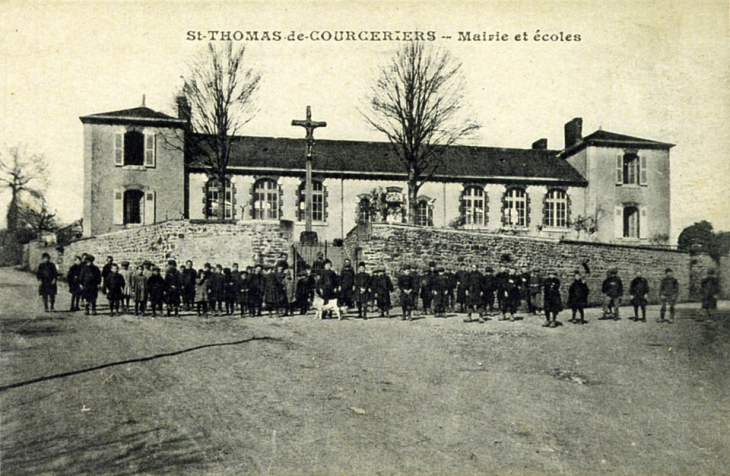 Saint-Thomas-de-Courceriers - Mairie et Écoles