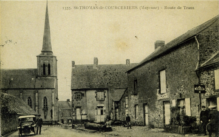 Saint-Thomas-de-Courceriers - L'Eglise et Route de Trans