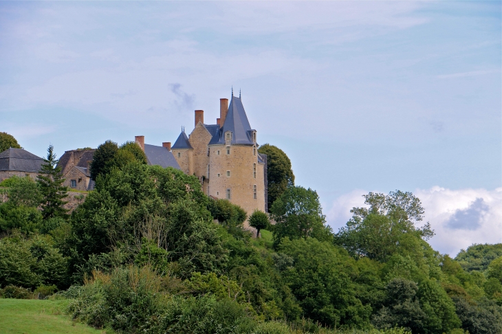 Le chateau - Sainte-Suzanne