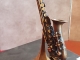 Le Saxo Bronze 1/8 Un saxo avec toutes ses touches