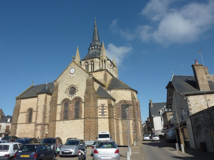 Eglise notre Dame - Fresnay-sur-Sarthe