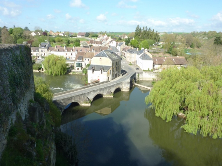 Sarthe et pont de Sillé - Fresnay-sur-Sarthe