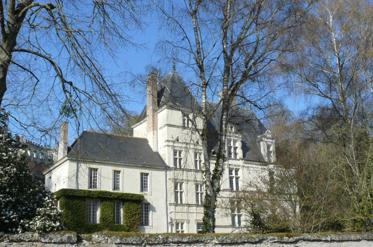Le chateau - Poncé-sur-le-Loir
