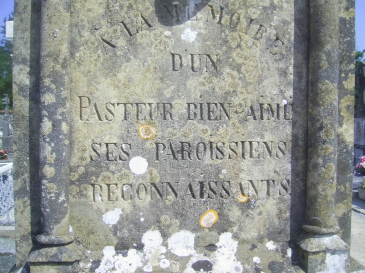 Texte sur Stèle (Tombe de Antoine GIROND 1807-1875 Prêtre) - La Tardière