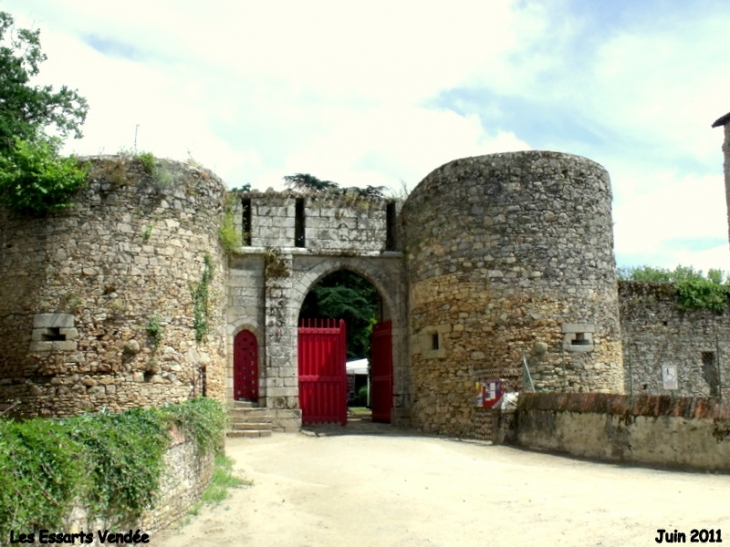 Chatelet du chateau XII eme  - Les Essarts