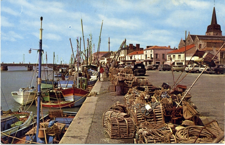 Quai du port fidèle (carte postale de 1960) - Saint-Gilles-Croix-de-Vie