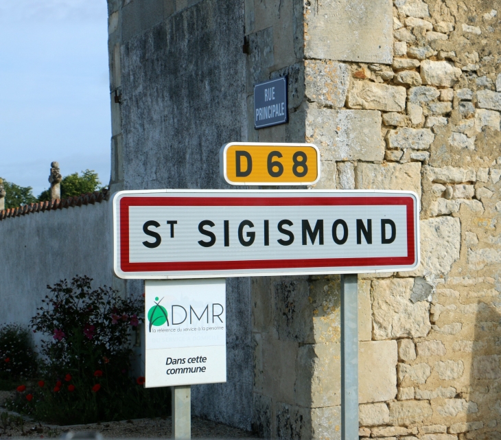 Autrefois : le village, au moment de la révolution fut rebaptisé  - Saint-Sigismond