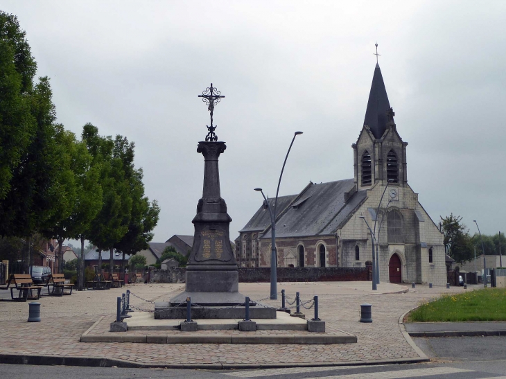La place de l'église - Abbécourt