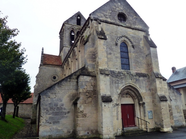 L'église - Bourg-et-Comin