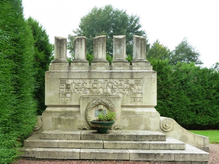 Le  monument aux morts - Caulaincourt