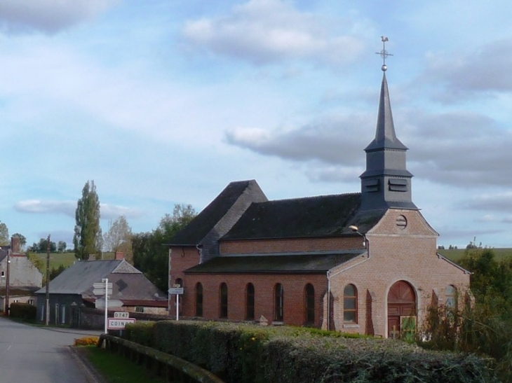 L'église et le village - Coingt