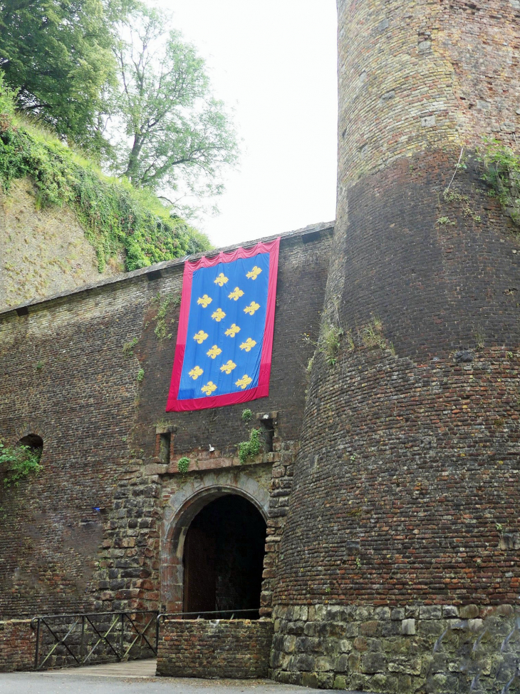 L'entrée du château fort - Guise