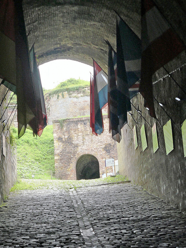 L'entrée du château fort - Guise