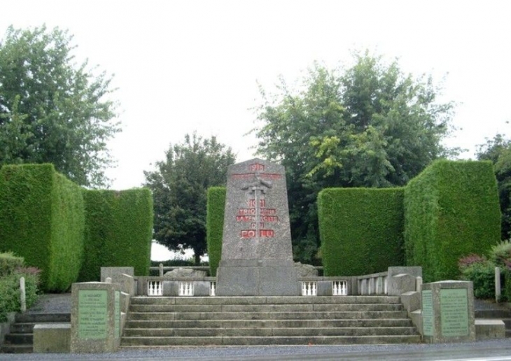 Monument de la pierre d'Haudroy fin de la guerre 1914-1918 - La Flamengrie