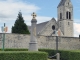 Photo suivante de Monampteuil l'église et le monument aux morts