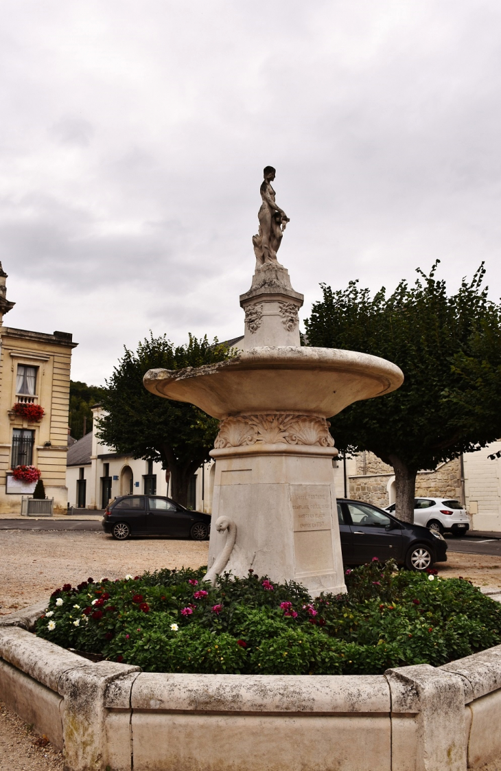 Fontaine - Vailly-sur-Aisne