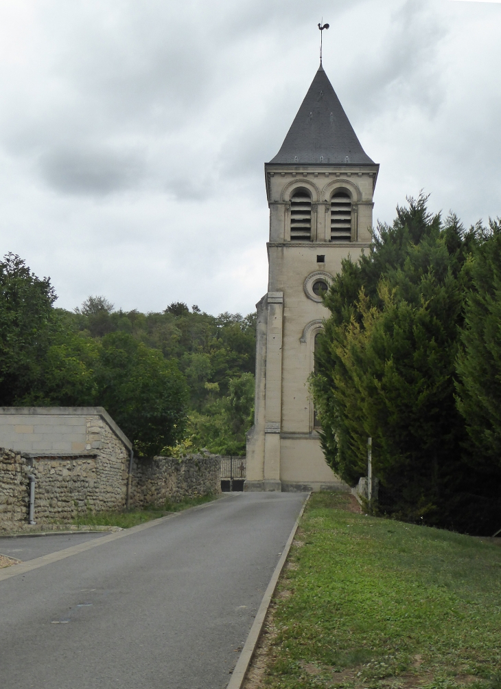Vers l'église - Vendresse-Beaulne