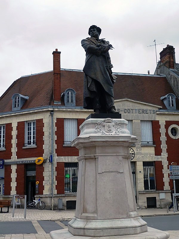 La statue d'Alexandre Dumas - Villers-Cotterêts