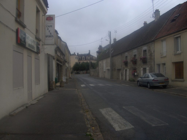 La grande rue - Brégy