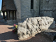 Photo précédente de Brétigny la pierre de Saint Hubert dans le cimetière