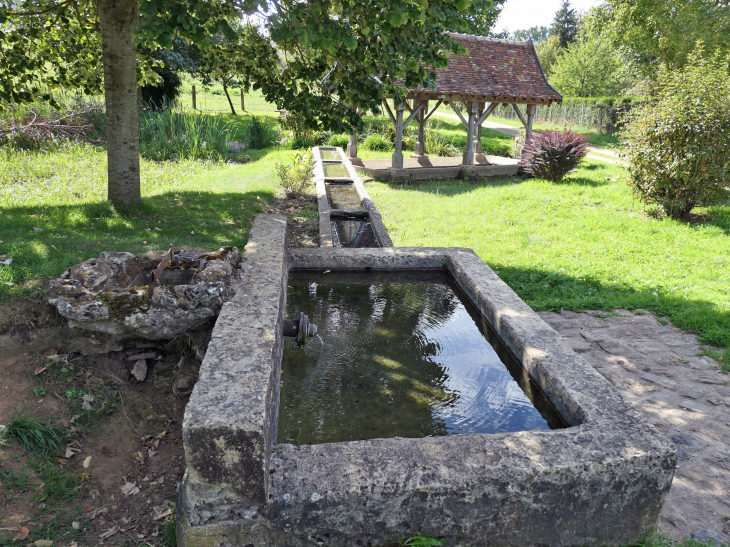 Les bassins du lavoir - Élincourt-Sainte-Marguerite