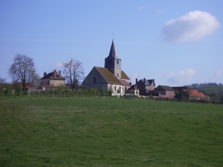 Beau village très bien entretenu - Mareuil-la-Motte