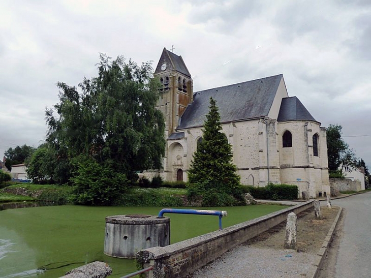 Vers l'église - Ormoy-le-Davien