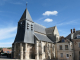 Photo suivante de Ressons-sur-Matz Eglise Saint Louis et maisons de la place