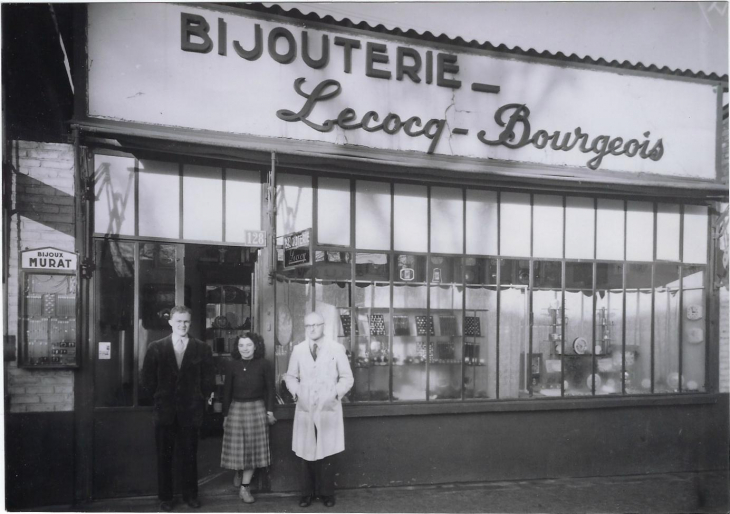 Marcel et René LECOCQ avec leur jeune employée Guislaine CALAIS - Amiens
