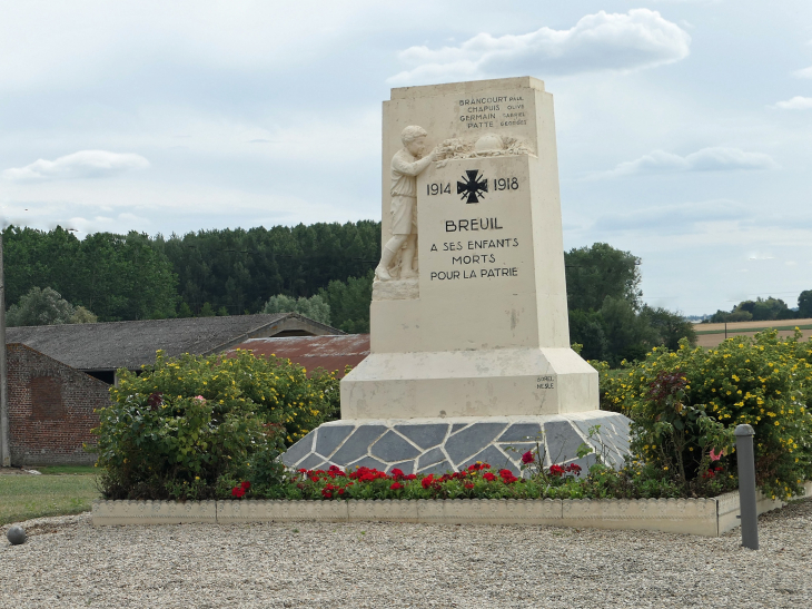 Le monument aux morts - Breuil