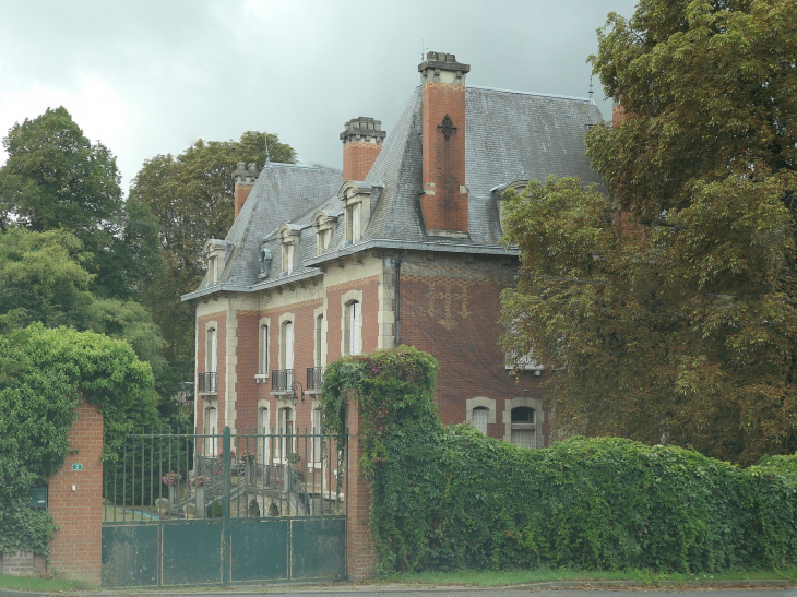 Le château - Fontaine-lès-Cappy