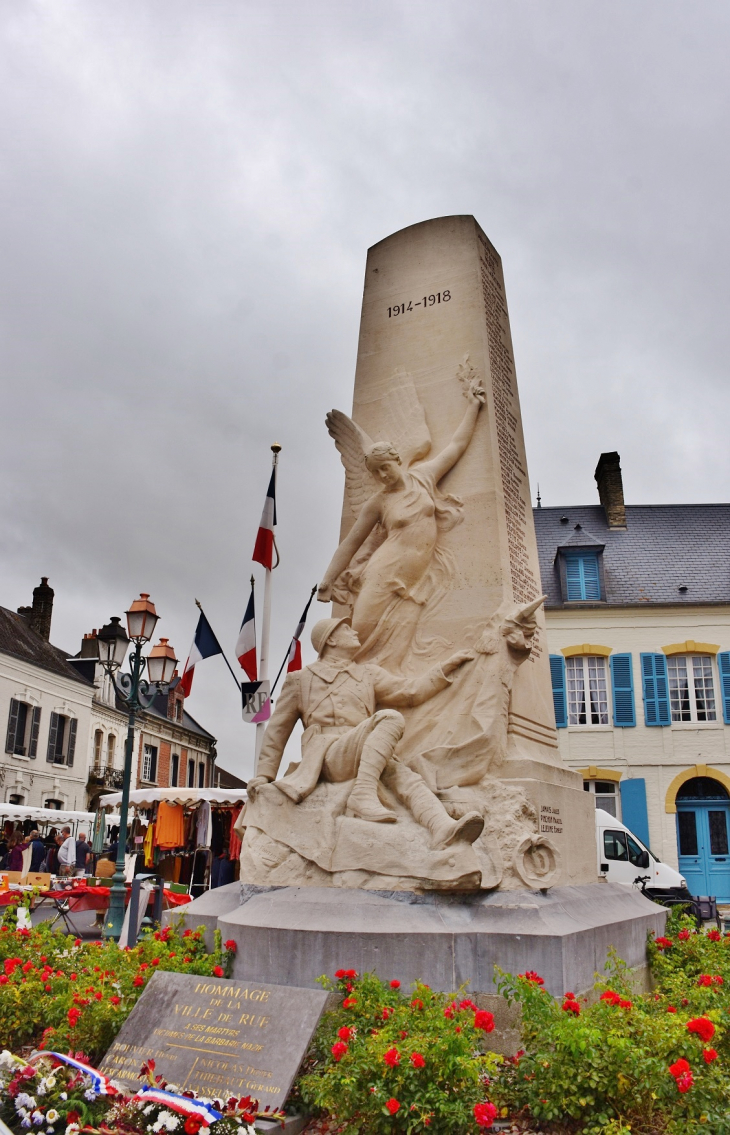Monument-aux-Morts - Rue