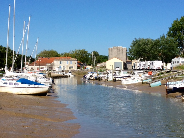 Le port. - Chenac-Saint-Seurin-d'Uzet