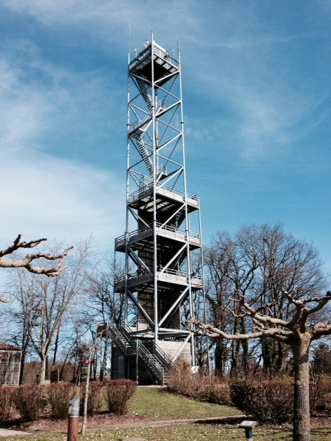Maison de la forêt: pylone de surveillance incendie et d'observation touristique (35m de hauteur). - Montlieu-la-Garde