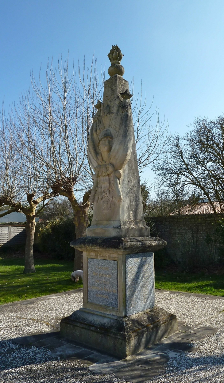 Le Monument aux Morts. - Nieul-sur-Mer