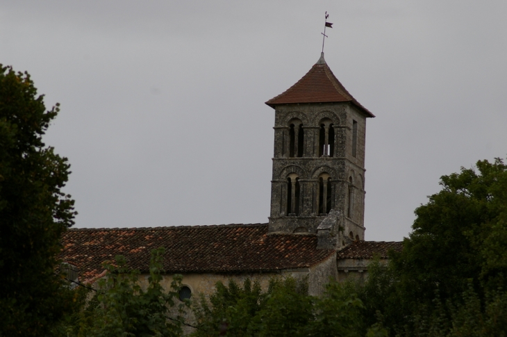 Autre vue de l'Eglise - Saint-Bris-des-Bois
